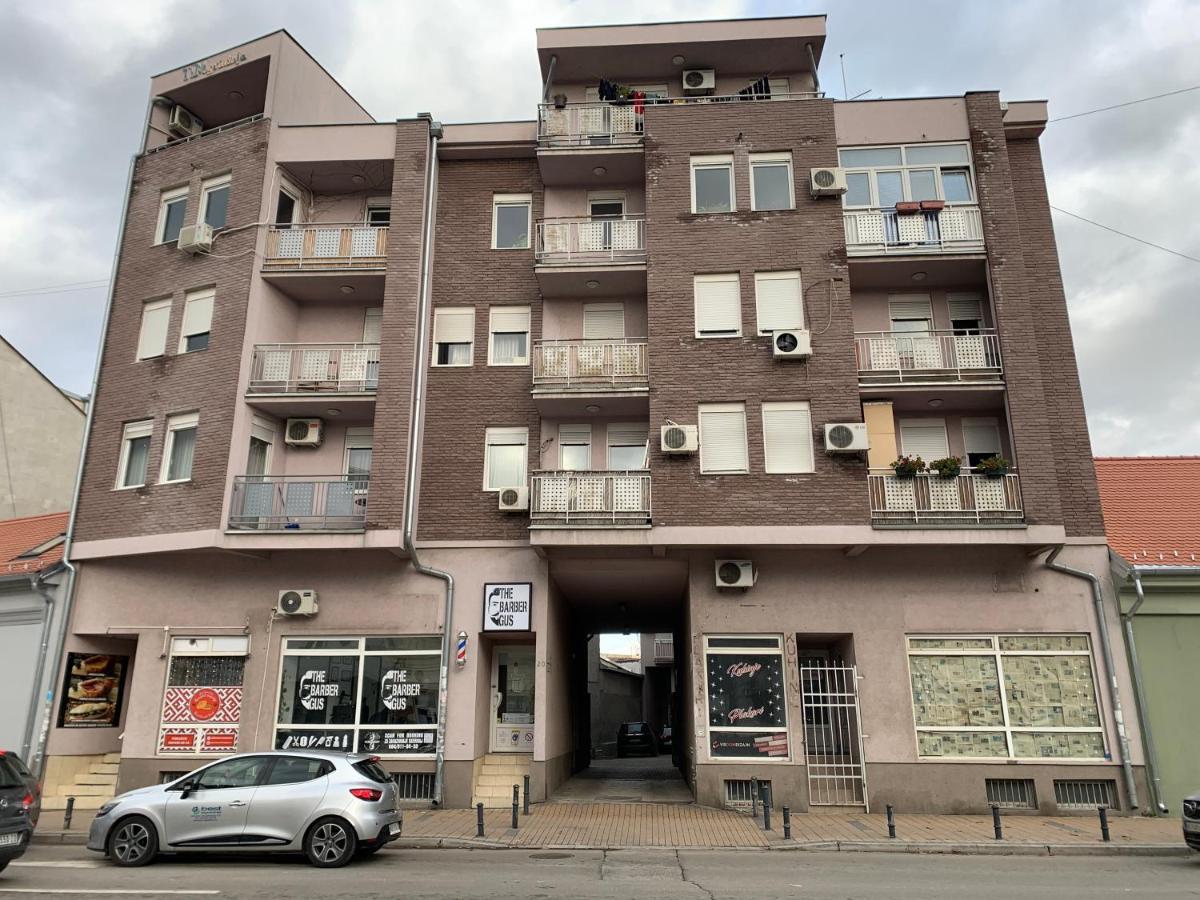 Mila Apartment Novi Sad Exteriör bild