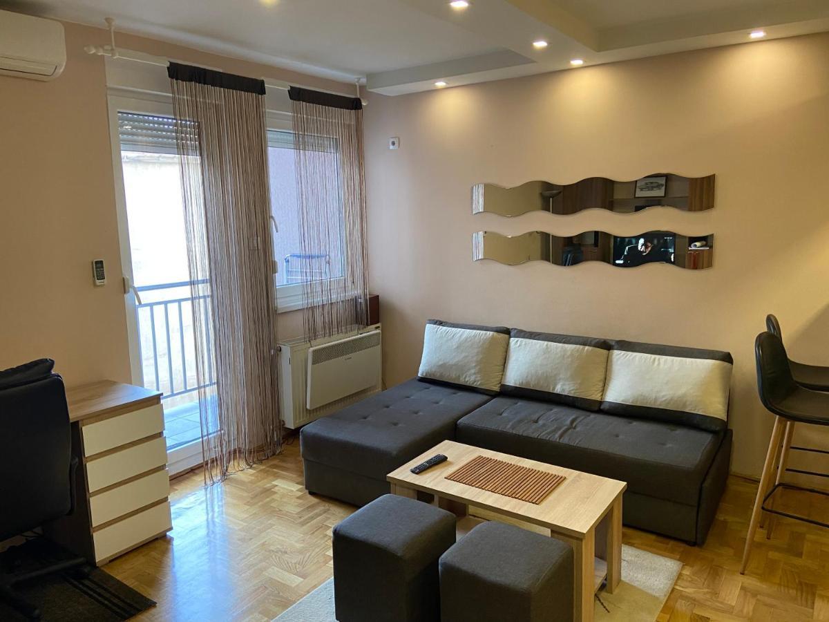 Mila Apartment Novi Sad Exteriör bild